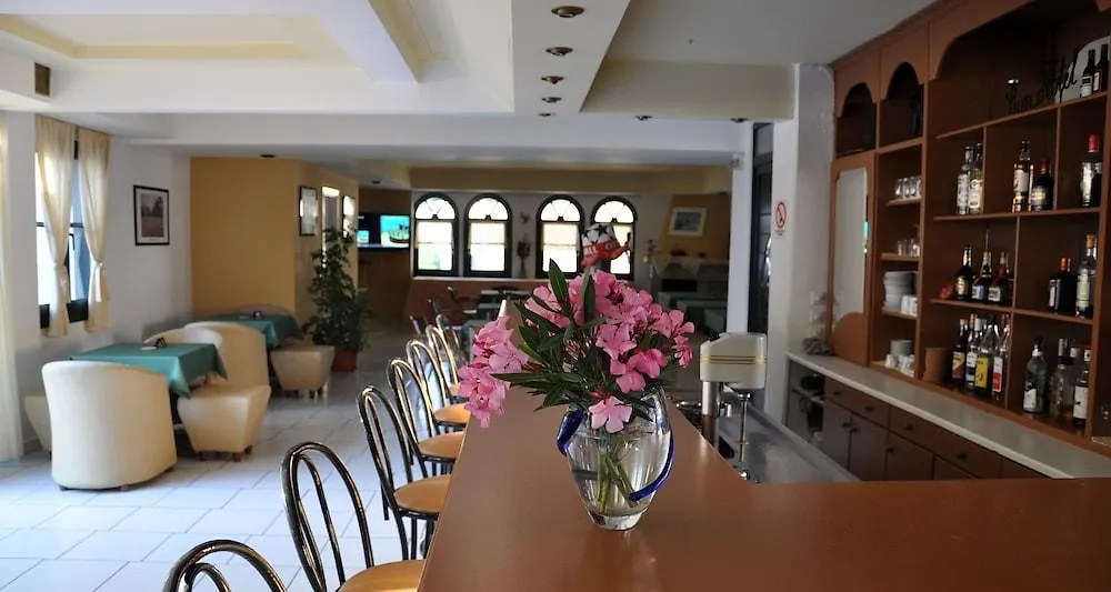 Sun Hotel ポリフロノ